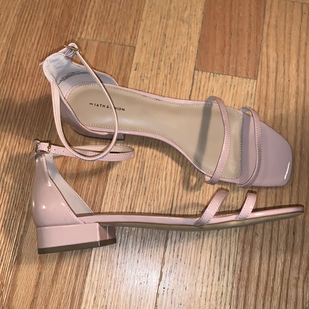 NWOT 14th & Union Jemma Strappy Blush Sandals 9